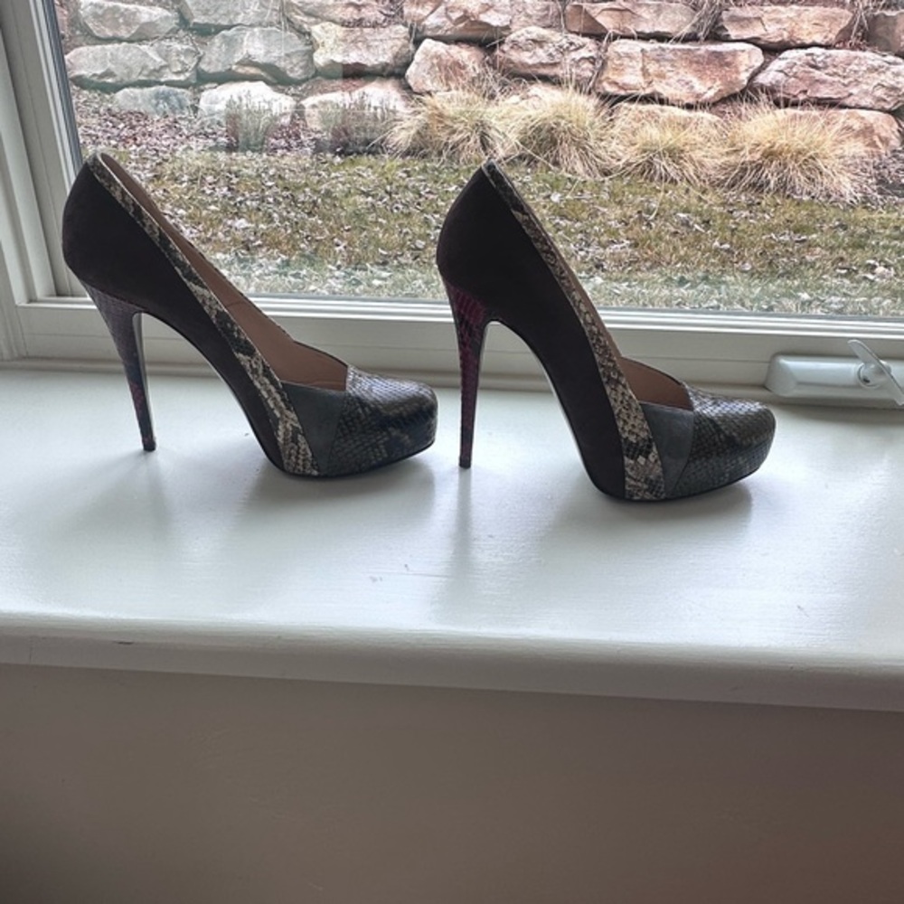 Ernesto Espisito Suede and snakeskin pumps